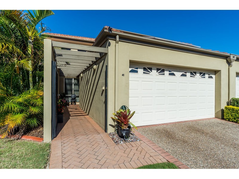 41/76 Bayview Street, Runaway Bay QLD 4216