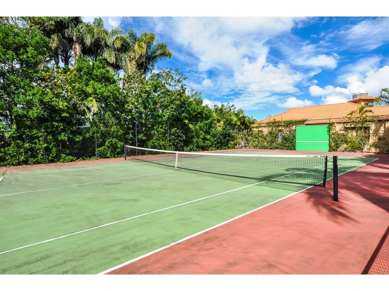 41/76 Bayview Street, Runaway Bay QLD 4216