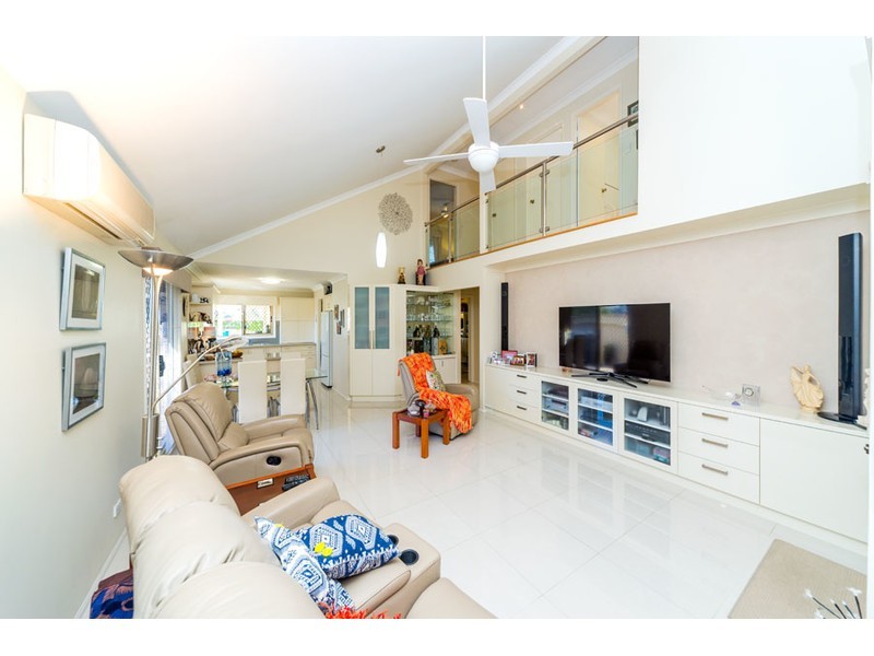 1/555 Pine Ridge Road, Biggera Waters QLD 4216