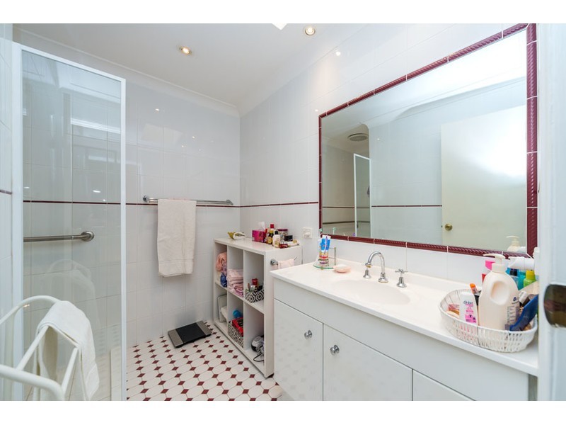1/555 Pine Ridge Road, Biggera Waters QLD 4216