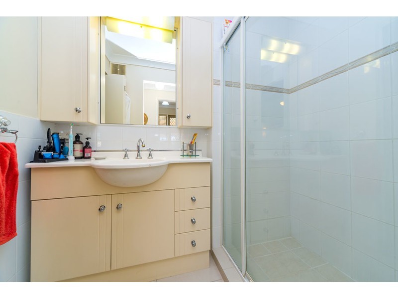 1/555 Pine Ridge Road, Biggera Waters QLD 4216