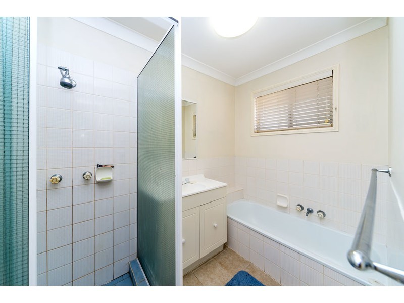 1/138 Whiting Street, Labrador QLD 4215