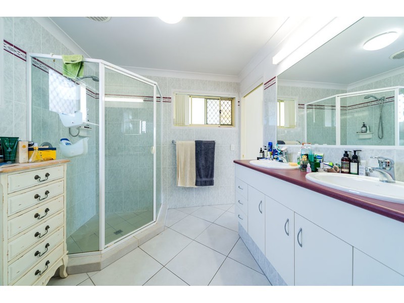 95 Casuarina Drive, Elanora QLD 4221