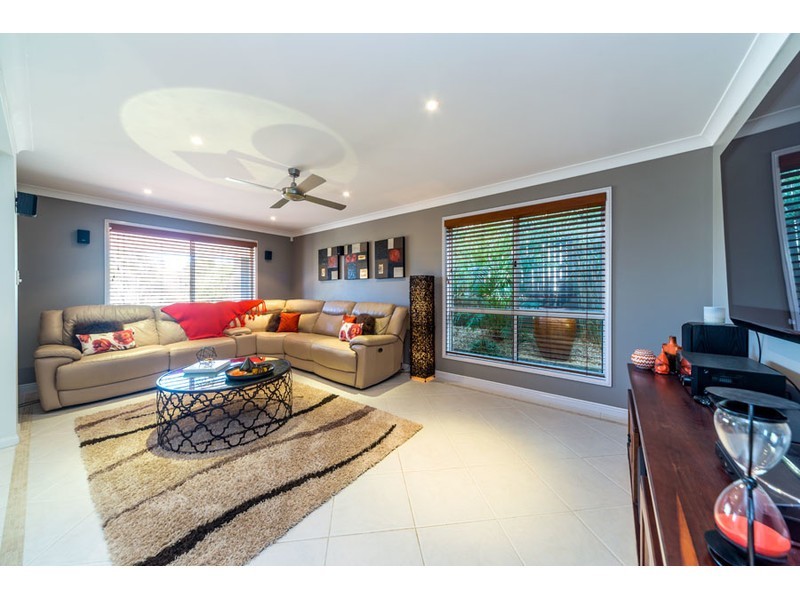 3 Moonda Court, Helensvale QLD 4212