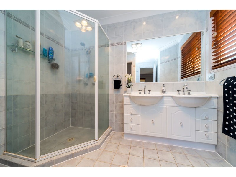 3 Moonda Court, Helensvale QLD 4212