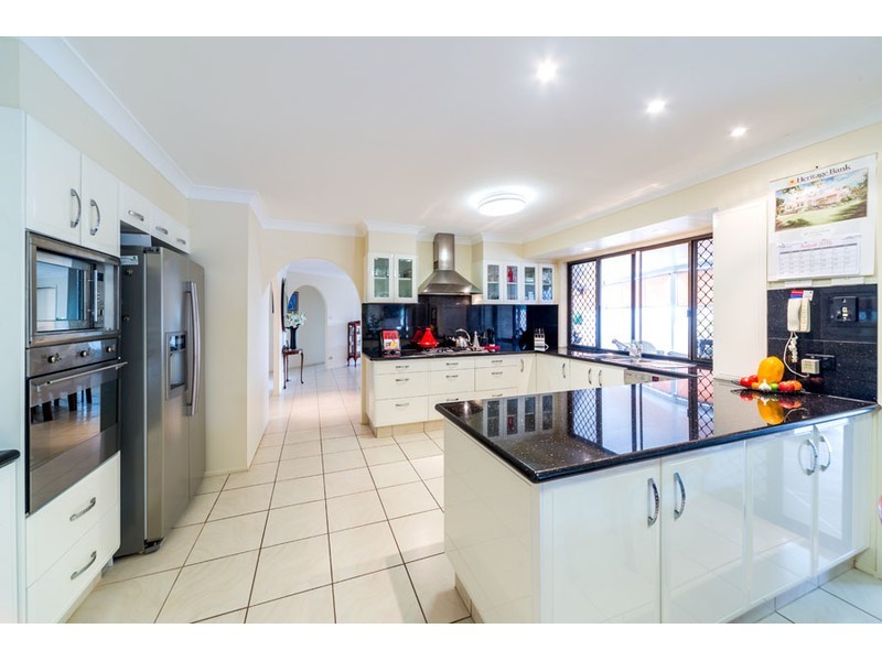 31 Walter Raleigh Crescent, Hollywell QLD 4216