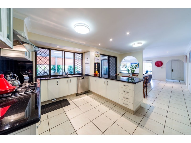 31 Walter Raleigh Crescent, Hollywell QLD 4216