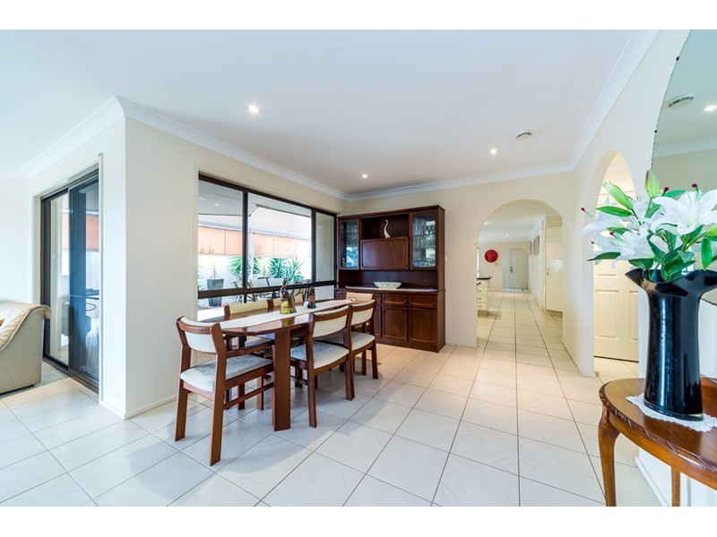 31 Walter Raleigh Crescent, Hollywell QLD 4216