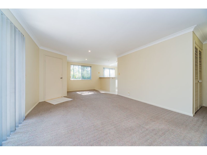 1/14 Annette Court, Labrador QLD 4215