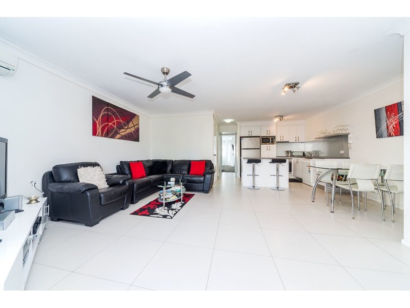 24/37 Bayview Street, Runaway Bay QLD 4216