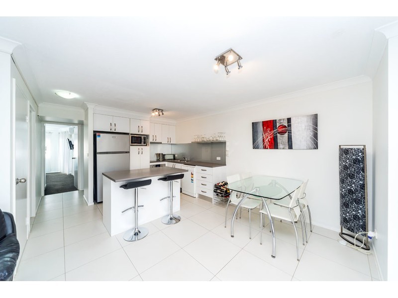 24/37 Bayview Street, Runaway Bay QLD 4216