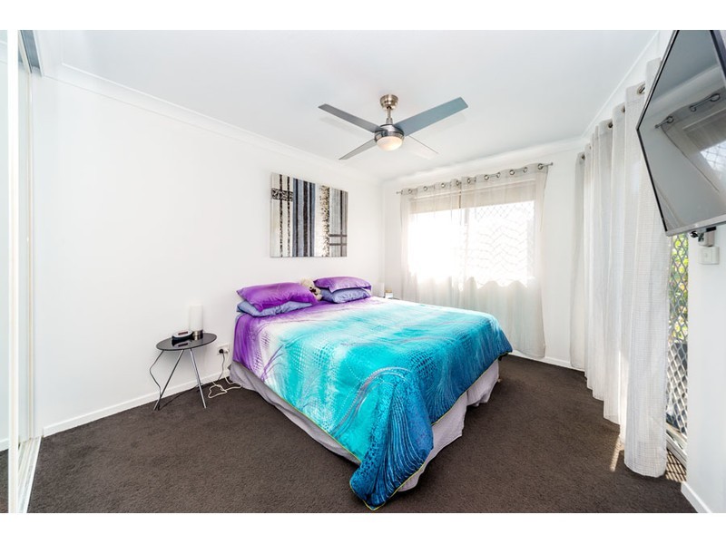 24/37 Bayview Street, Runaway Bay QLD 4216