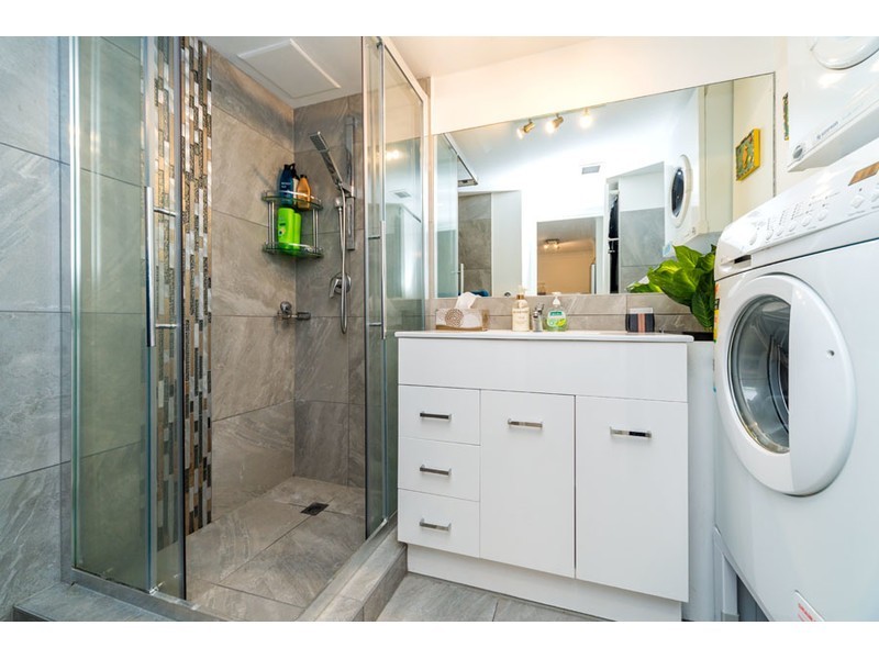 24/37 Bayview Street, Runaway Bay QLD 4216