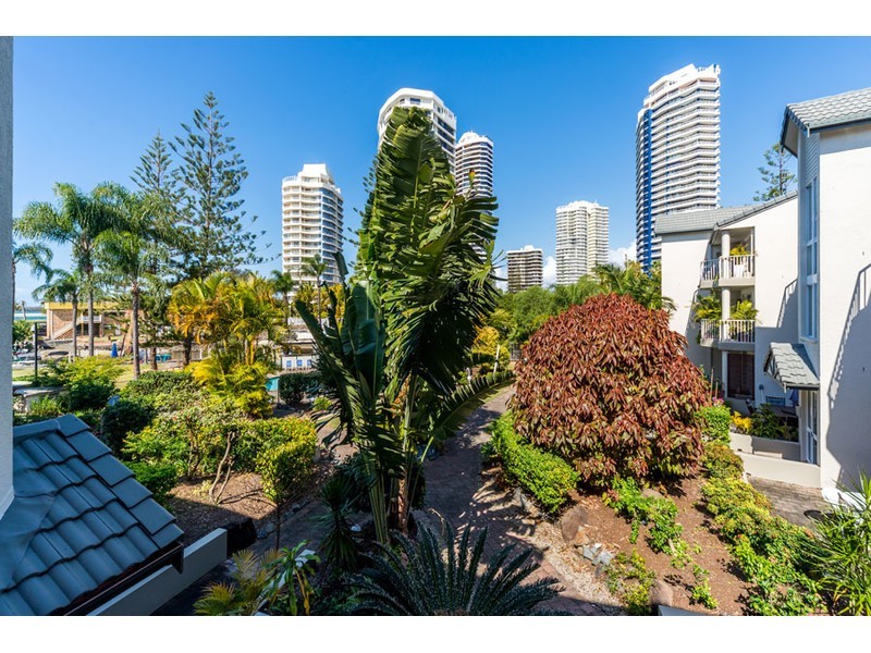 24/37 Bayview Street, Runaway Bay QLD 4216