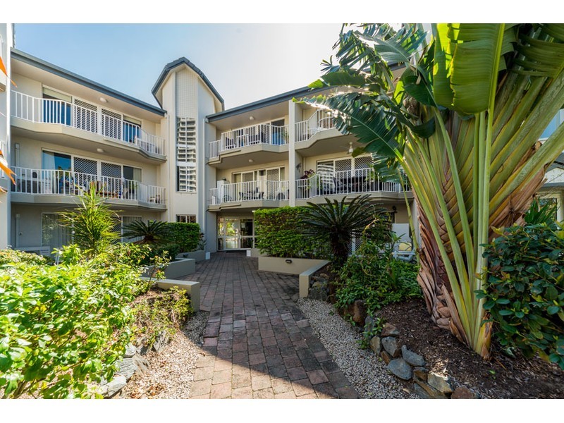 24/37 Bayview Street, Runaway Bay QLD 4216