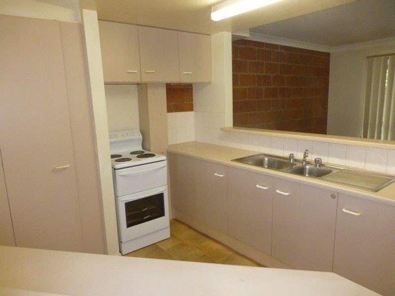 4/111 Little Usher Avenue, Labrador QLD 4215