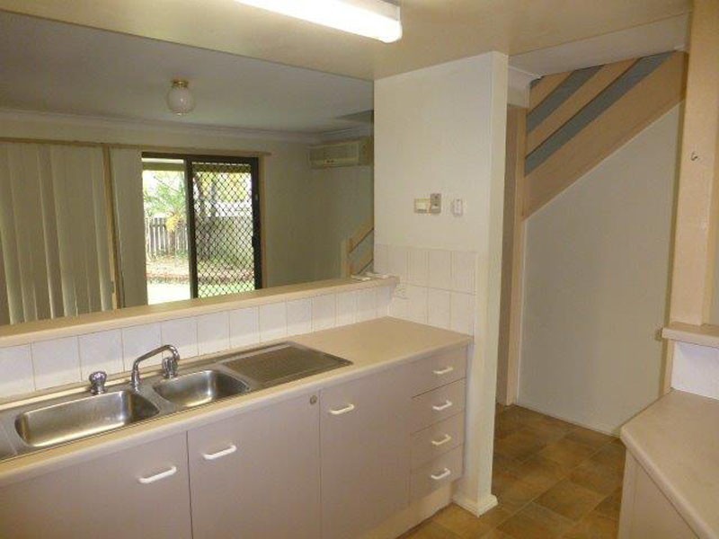 4/111 Little Usher Avenue, Labrador QLD 4215