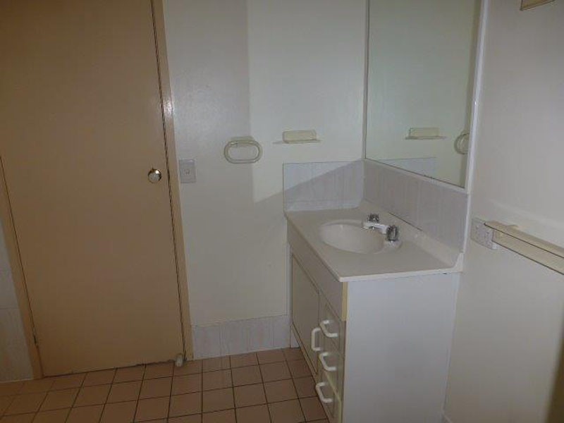 4/111 Little Usher Avenue, Labrador QLD 4215