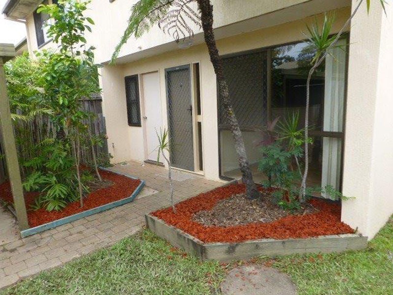 4/111 Little Usher Avenue, Labrador QLD 4215