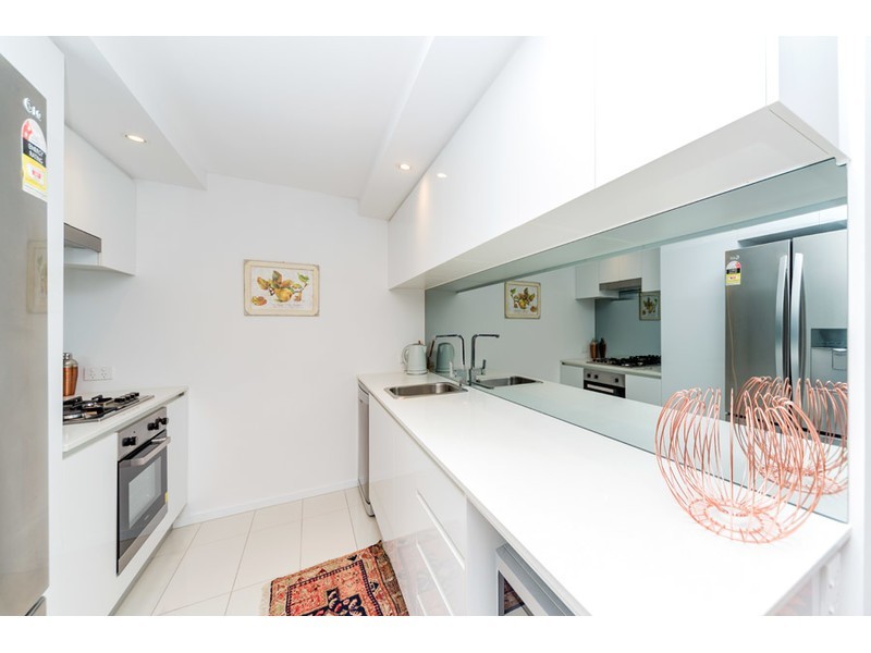 604/11 Compass Drive, Biggera Waters QLD 4216