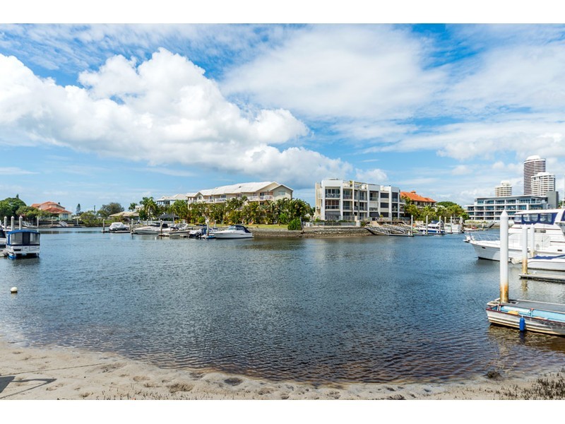 26/22 Jennifer Avenue, Runaway Bay QLD 4216