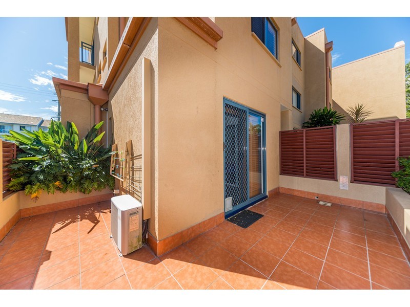 1/83 Brighton Street, Biggera Waters QLD 4216