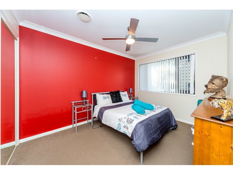 2/3 Ray Street, Runaway Bay QLD 4216