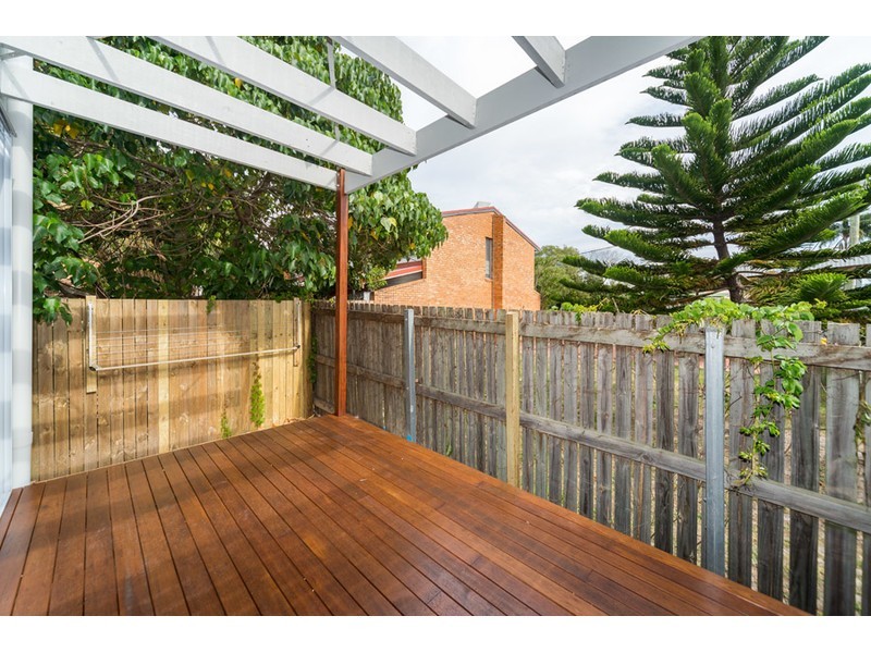 1/8 Bright Avenue, Labrador QLD 4215