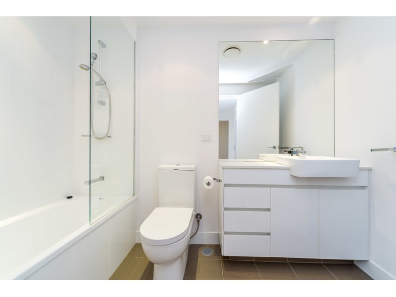 404/11 Compass Drive, Biggera Waters QLD 4216