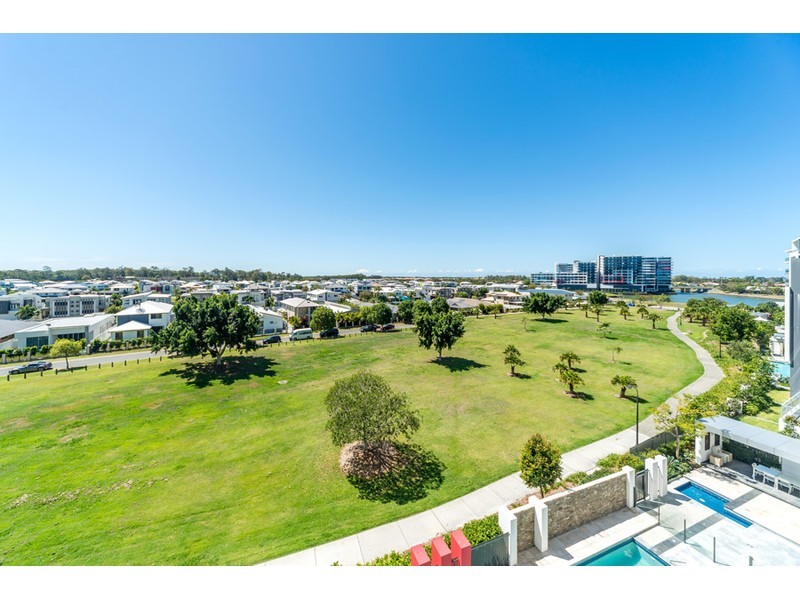 404/11 Compass Drive, Biggera Waters QLD 4216