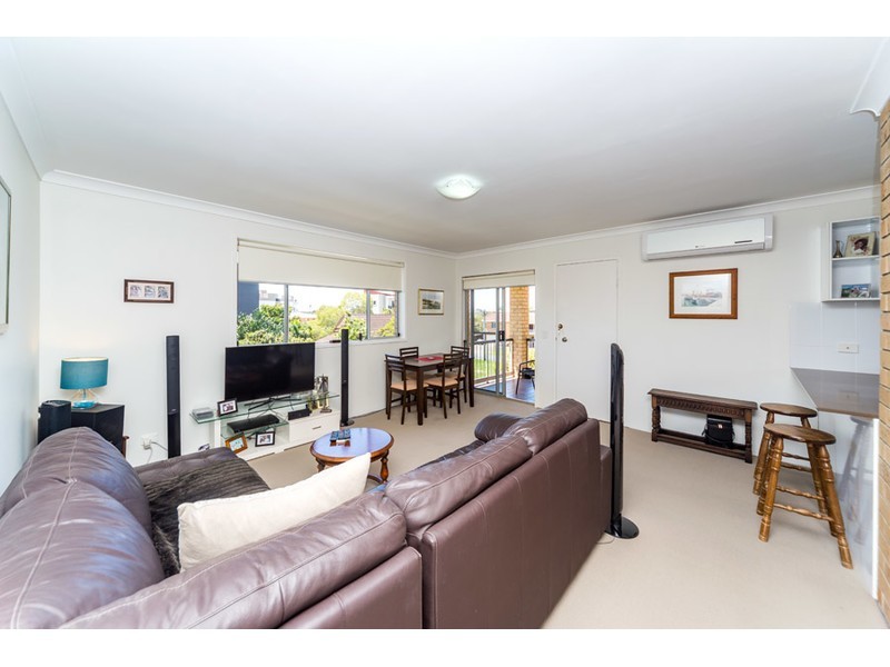 8/24 Madang Crescent, Runaway Bay QLD 4216