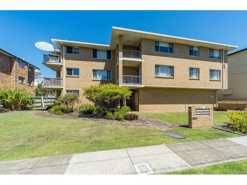 8/24 Madang Crescent, Runaway Bay QLD 4216