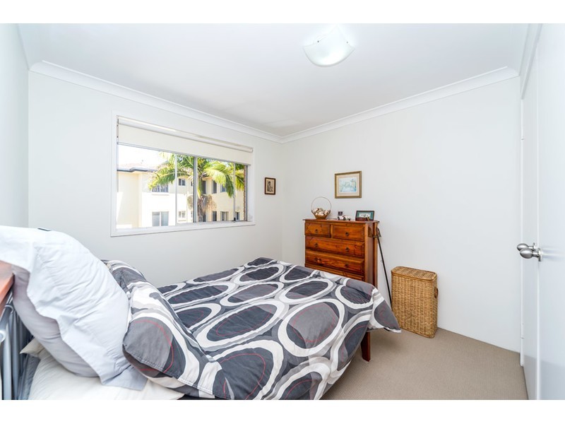 8/24 Madang Crescent, Runaway Bay QLD 4216