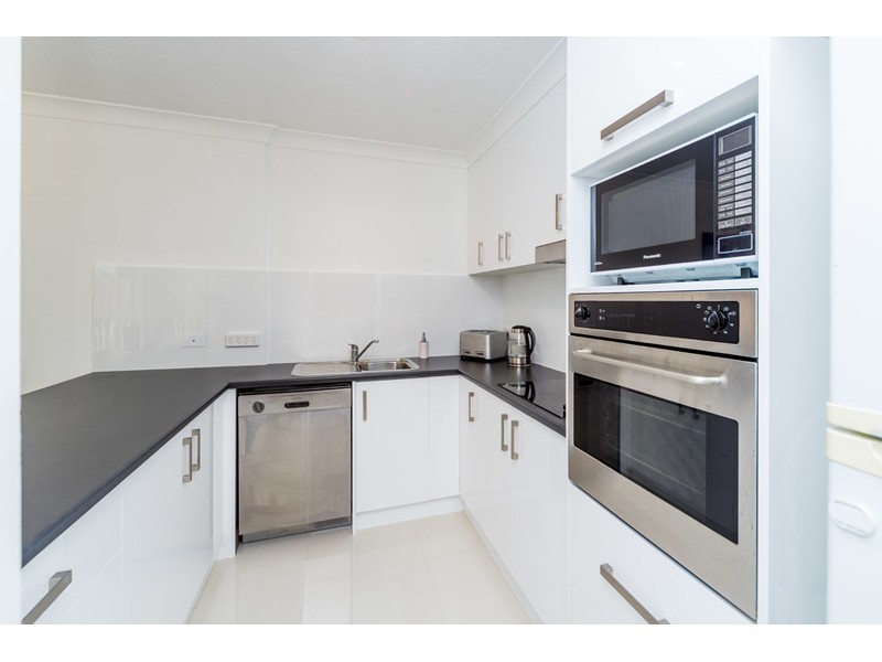 2/444 Marine Parade, Biggera Waters QLD 4216