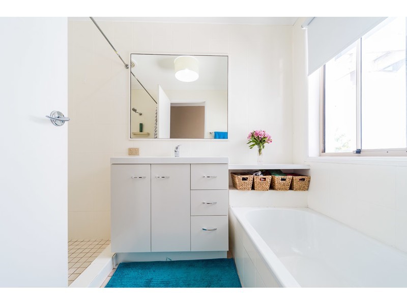 36 Simbai Street, Runaway Bay QLD 4216