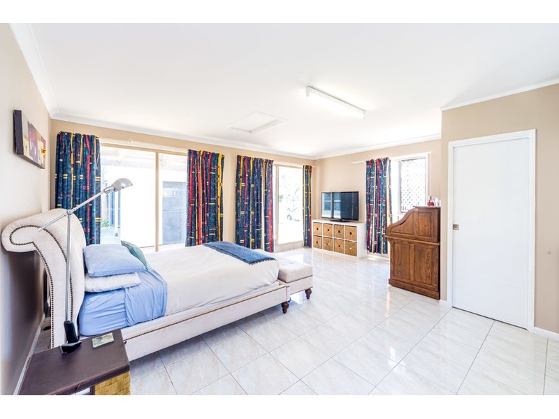 36 Simbai Street, Runaway Bay QLD 4216