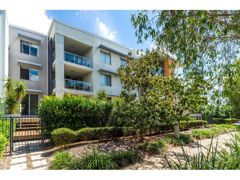224/64-68 Sickle Avenue, Hope Island QLD 4212