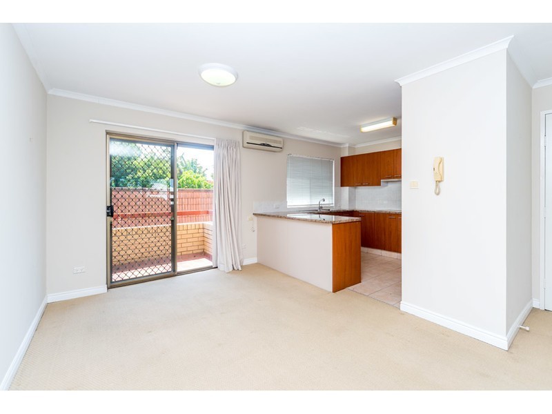 3/106 Bayview Street, Runaway Bay QLD 4216