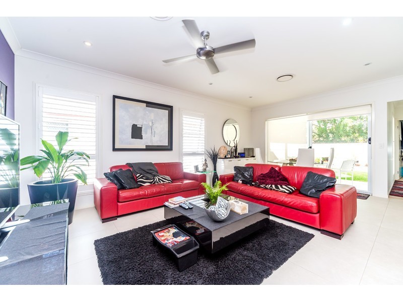 1/6 Compass Drive, Biggera Waters QLD 4216