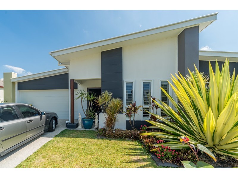 1/6 Compass Drive, Biggera Waters QLD 4216