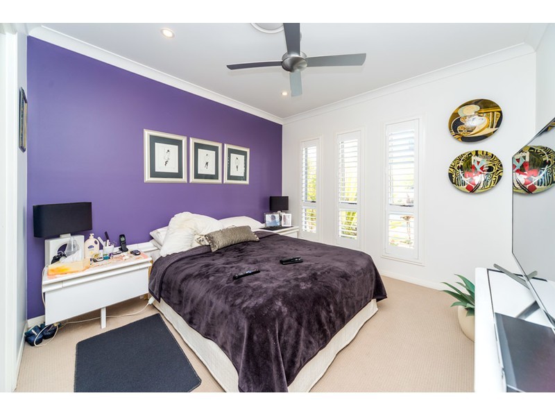 1/6 Compass Drive, Biggera Waters QLD 4216