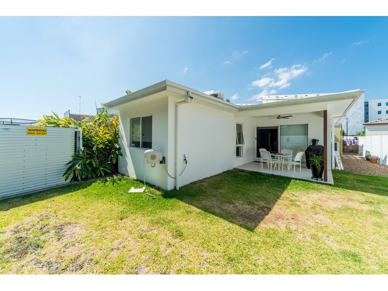 1/6 Compass Drive, Biggera Waters QLD 4216