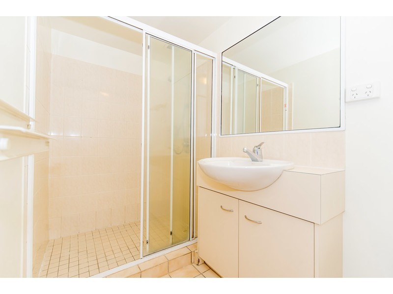 44/37 Bayview Street, Runaway Bay QLD 4216
