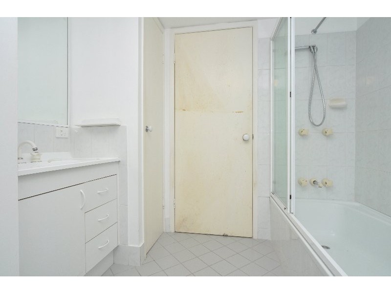 3/4 Madang Crescent, Runaway Bay QLD 4216