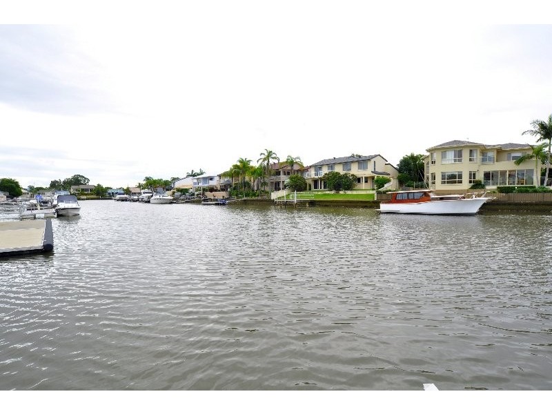 154 Sundance Way, Runaway Bay QLD 4216