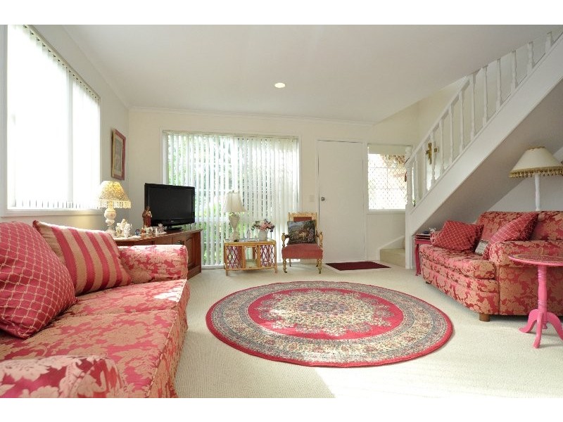 8/27 Rain Tree Glen, Coombabah QLD 4216