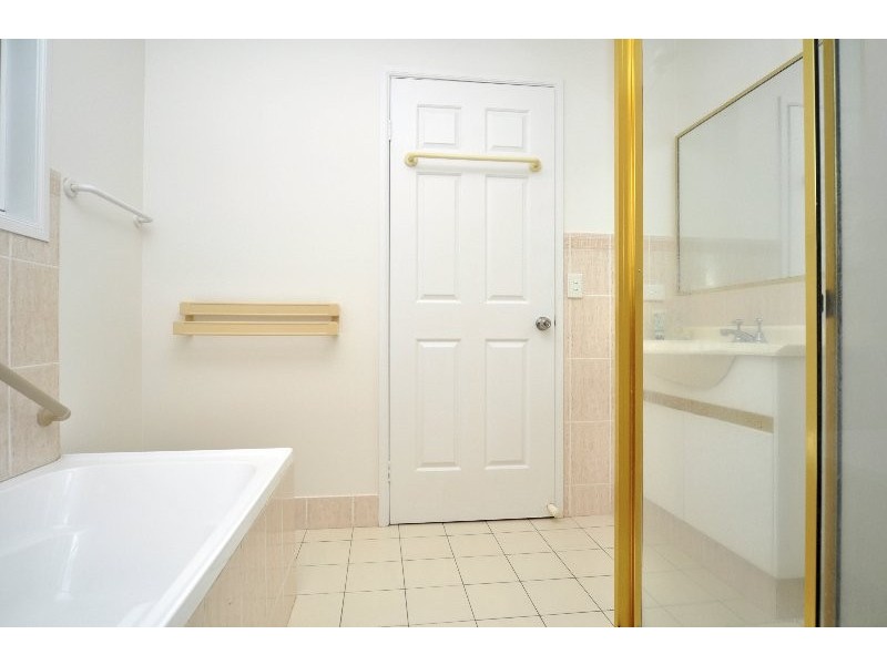 8/27 Rain Tree Glen, Coombabah QLD 4216