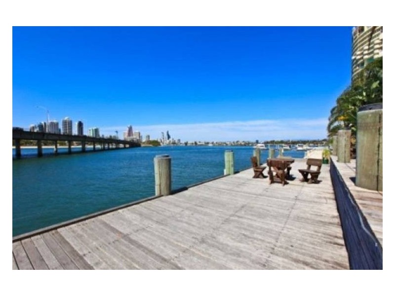 601/2 Barney Street, Southport QLD 4215