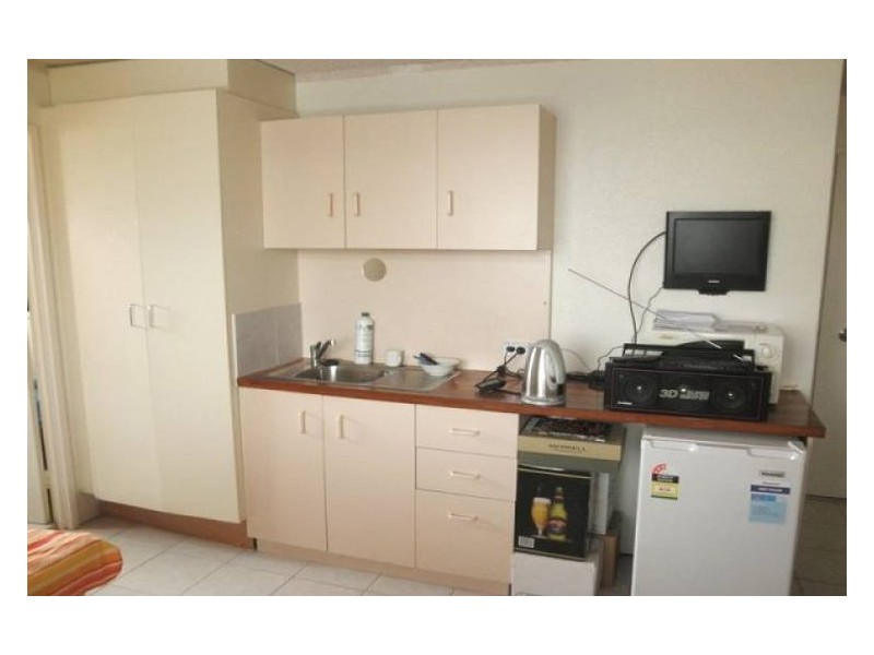 601/2 Barney Street, Southport QLD 4215