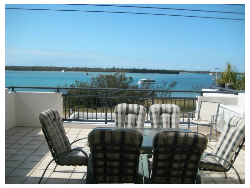 327/392 Marine Parade, Labrador QLD 4215